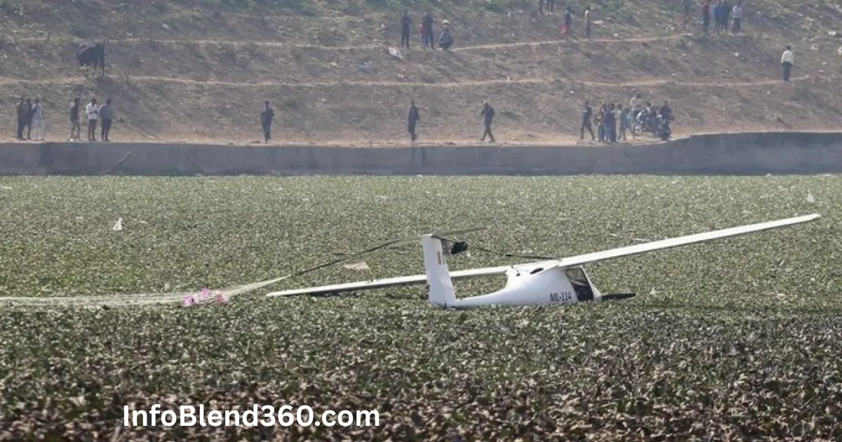 Prayagraj Aircraft Crash: IAF का ट्रेनर प्लेन तालाब में गिरा! दोनों पायलट सुरक्षित